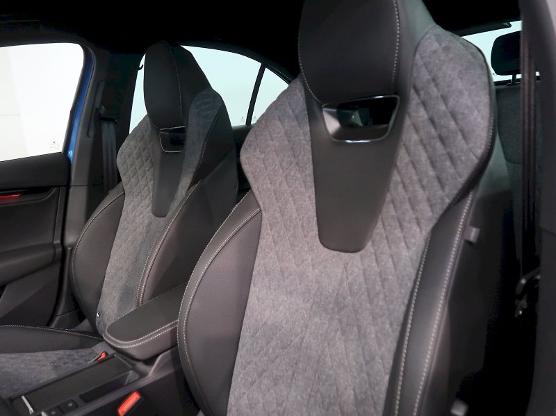 Škoda Octavia (2025) SPORTLINE 2.0TDI 110KW LED MAT - fotka 14 z 43