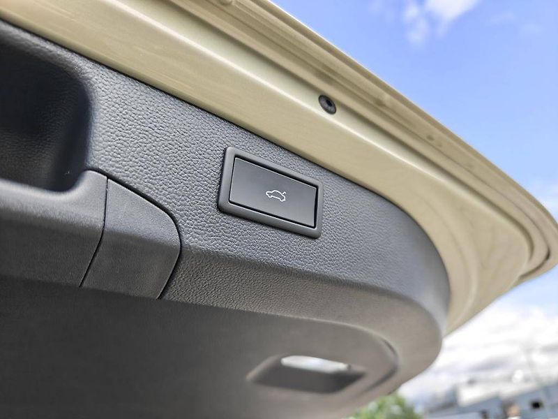 Škoda Superb Selection 7DSG 2,0TDI - fotka 25 z 25