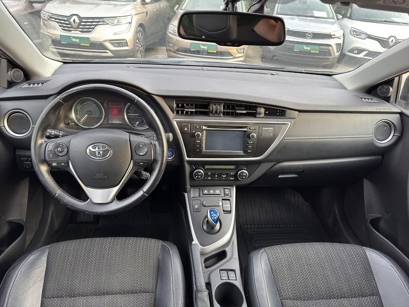 Toyota Auris - fotka 6 z 7