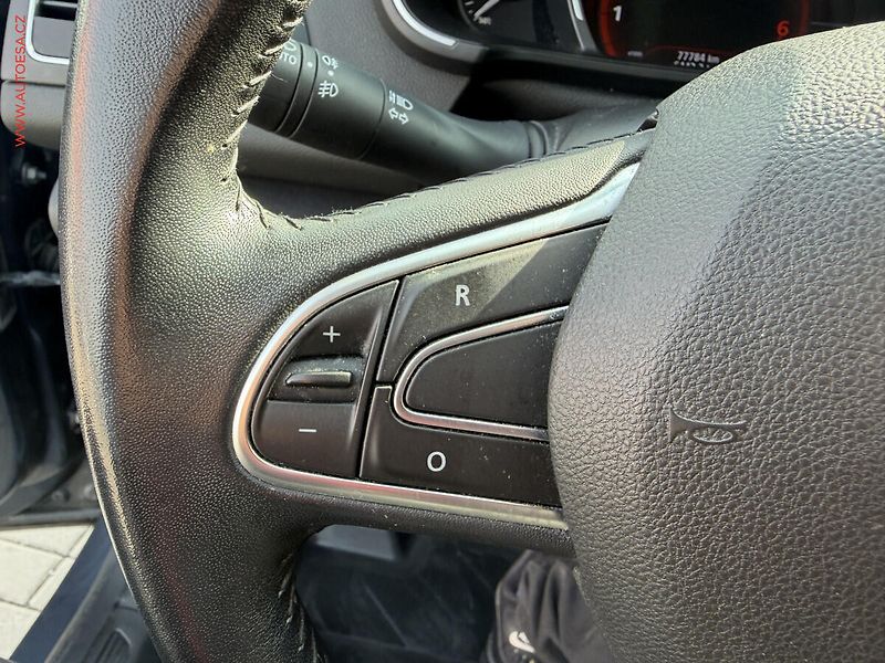Renault Mégane (2018) 1.6 SCe, ČR, navi, autoAC - fotka 11 z 17