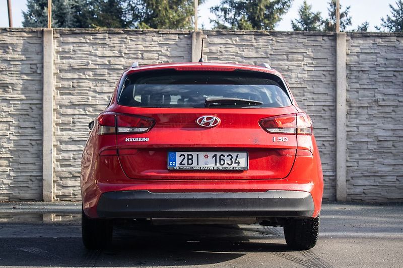 Hyundai i30 - fotka 6 z 17