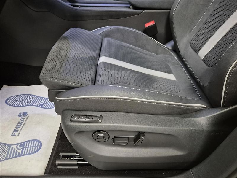 Škoda Kodiaq TDI 4x4 Sportline+ - fotka 12 z 29