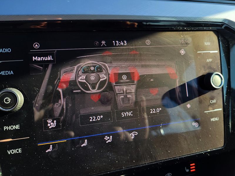 Volkswagen Passat 1.4 TSI PHEV GTE HYBRID - fotka 14 z 48
