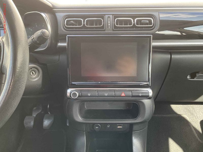 Citroën C3 (2017) 1.2i, 1.maj,ČR, AC, park - fotka 12 z 15