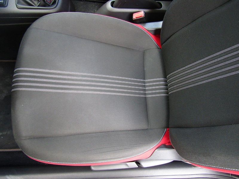 Škoda Citigo (2013) 1.0 MPI 55kW - fotka 17 z 31