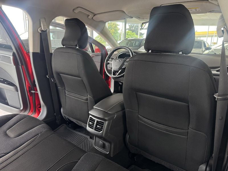 Ford Mondeo 2,0TDCi AUT*Titanium*Tažné - fotka 16 z 33