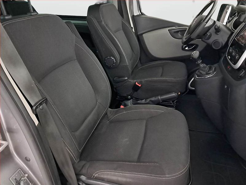 Renault Trafic (2017) 1.6 dCi, Bus, 8Míst, ČR, DPH - fotka 9 z 19