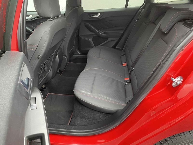 Ford Focus (2020) 1.5 TDCi, ST-Line, AT, TZ - fotka 10 z 20