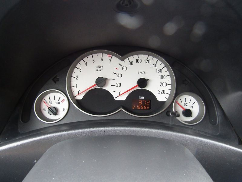 Opel Corsa (2002) GSi 1.8 16VC 92kW - fotka 28 z 38