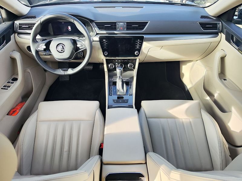 Škoda Superb 2.0 TDI/147kW Style DSG 4x4 - fotka 14 z 34