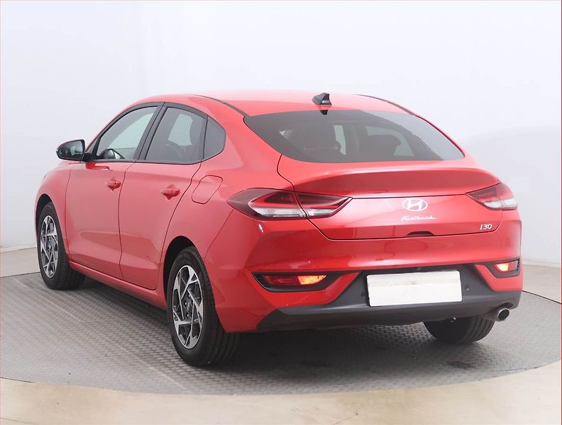 Hyundai i30 (2025) 1.0 T-GDI - fotka 4 z 16