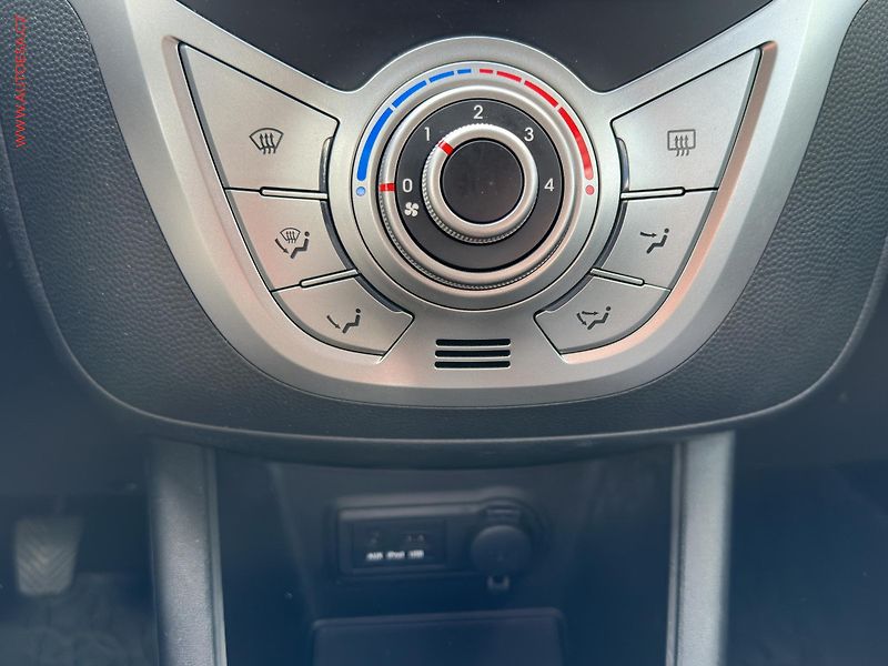 Hyundai ix20 (2014) 1.6i, ČR, AC, TZ - fotka 15 z 17