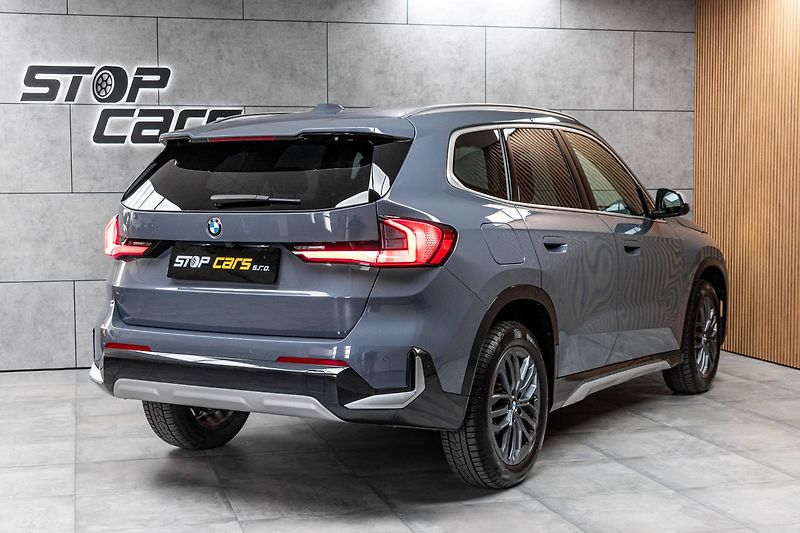 BMW X1 xDrive23d PREMIUM*DPH*ČR 1.MAJ - fotka 6 z 43