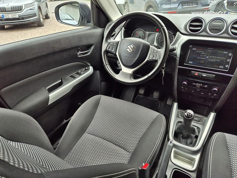 Suzuki Vitara (2017) 1.6VVT 88KW COMFORT NAVI - fotka 29 z 52