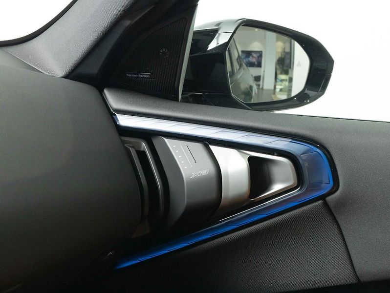 BMW X3 M50 xDrive - fotka 16 z 22