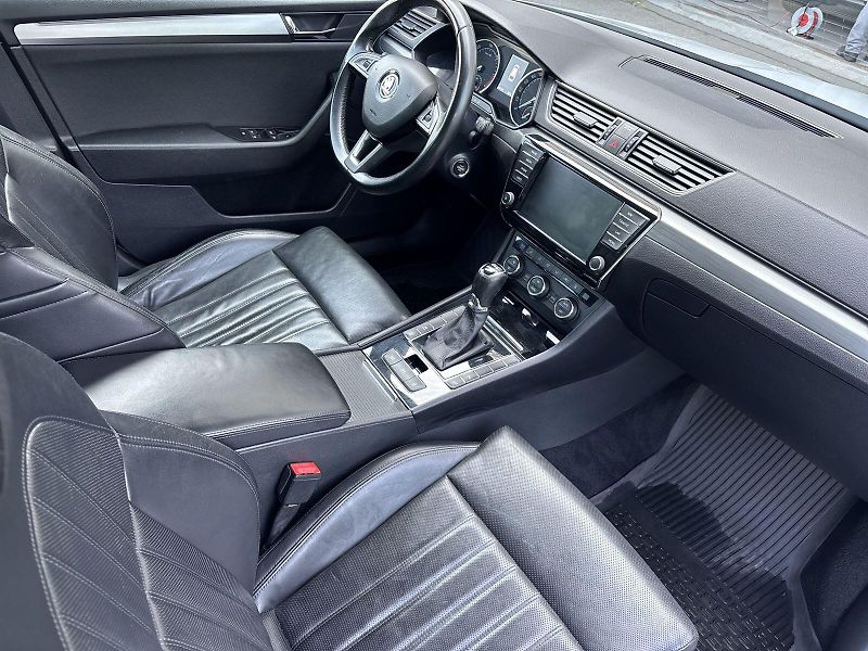 Škoda Superb (2016) Combi 2.0 TDI DSG Style + - fotka 9 z 37