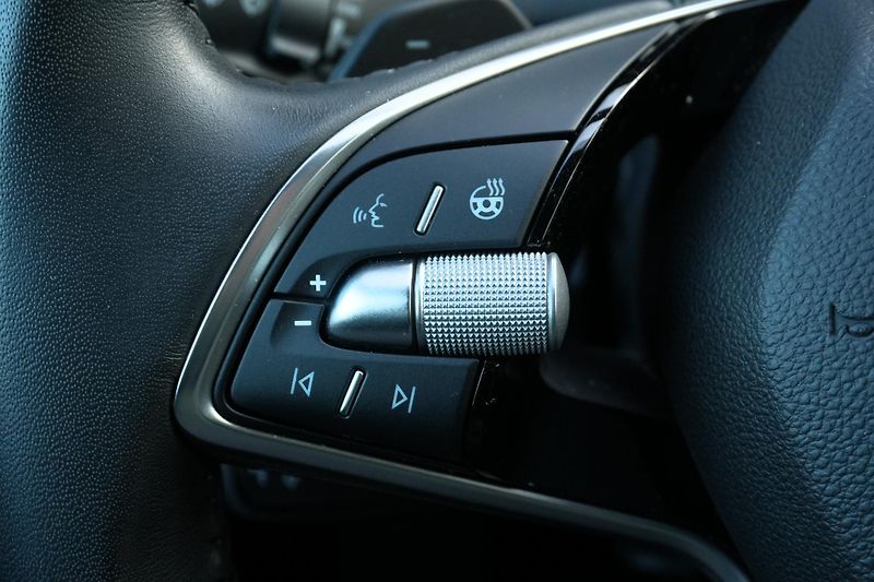 Škoda Superb 2.0 TSI, L&K, ČR, 4x4, Záruka - fotka 17 z 43
