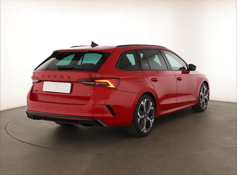 Škoda Octavia (2025) RS 2.0 TSI, RS, Navigace - fotka 5 z 19