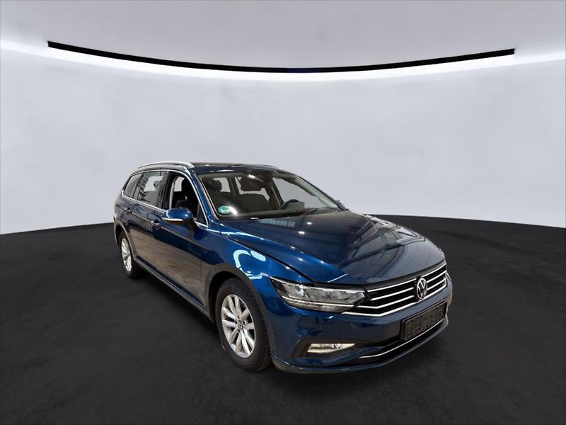 Volkswagen Passat 2,0 TDI TAŽNÉ KAMERA EL.KUFR - fotka 2 z 11
