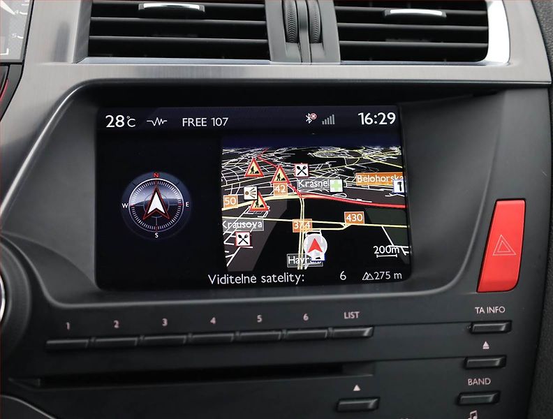 Citroën DS5 (2015) 2.0 BlueHDi, Automat, Navi - fotka 13 z 19