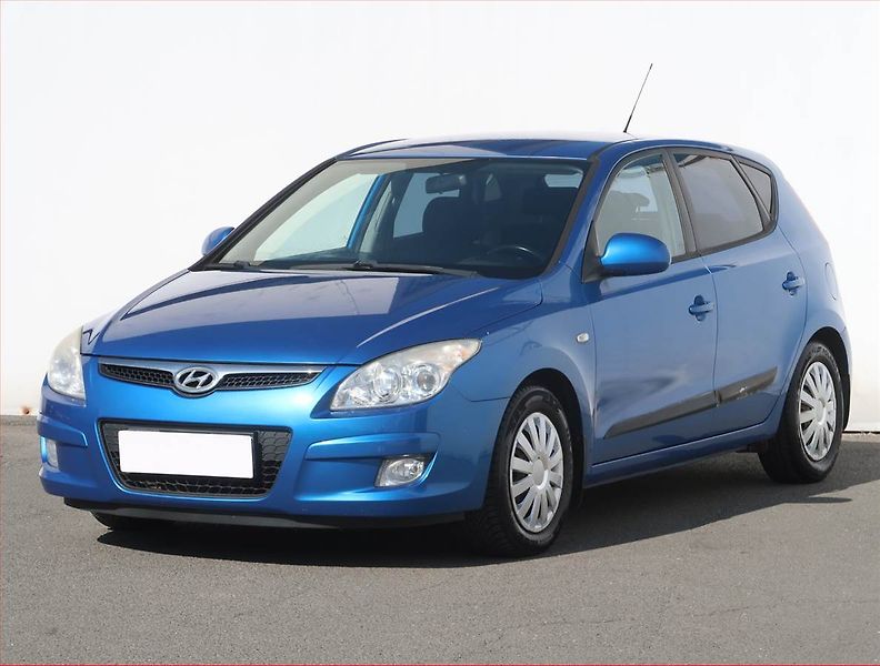 Hyundai i30 (2008) 1.6 CRDi, zamluveno - fotka 2 z 16