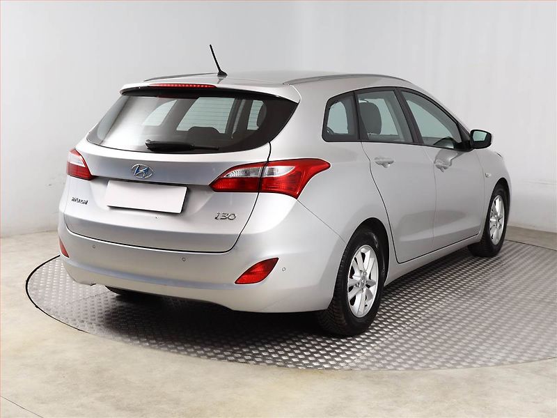 Hyundai i30 (2016) 1.6 GDI, Serv.kniha, Tempomat - fotka 5 z 14
