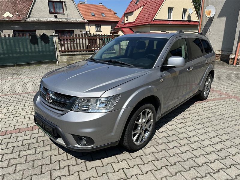 Fiat Freemont 2,0 AUTOMAT 4x4 7.míst - fotka 10 z 32