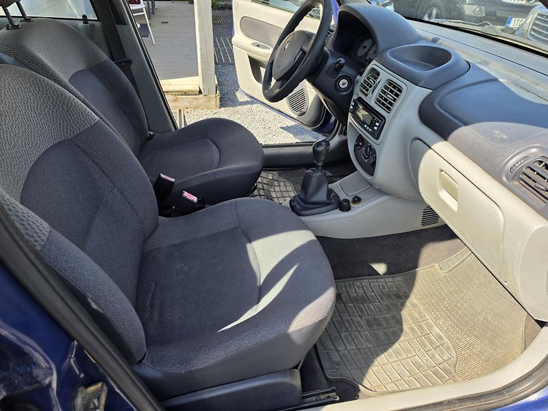 Renault Thalia 1.4 i  - fotka 18 z 22