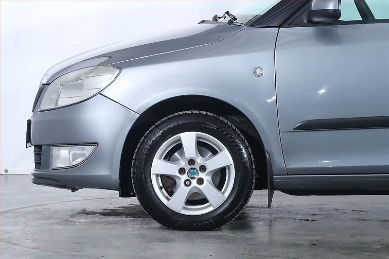 Škoda Fabia (2012) 1.2 TSI, po STK, pěkný stav - fotka 14 z 16