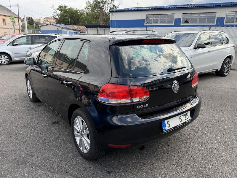 Volkswagen Golf 1.2 tsi, 77kw - fotka 2 z 15