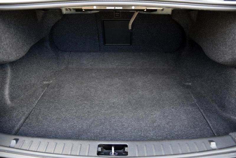 Rover 75 2.0 CDTi 96 kW, DKLIMA, ALU - fotka 35 z 40