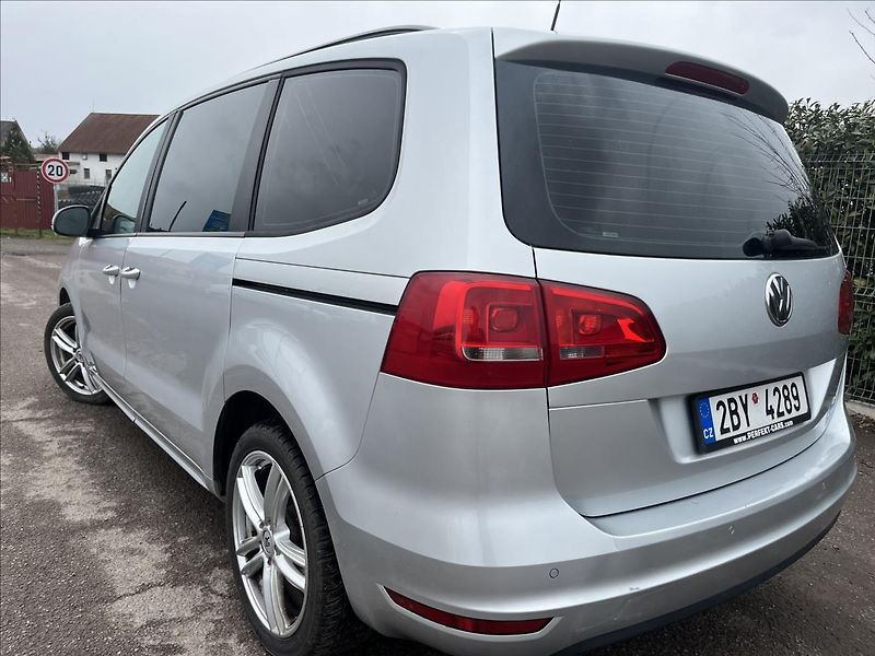 Volkswagen Sharan 2,0 TDi DSG 130KW KLIMA SERVIS - fotka 38 z 38