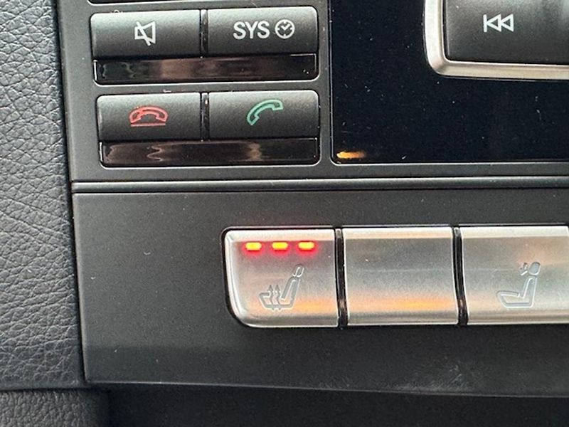 Mercedes-Benz Třídy E MB E 200 CDi kombi - fotka 28 z 35