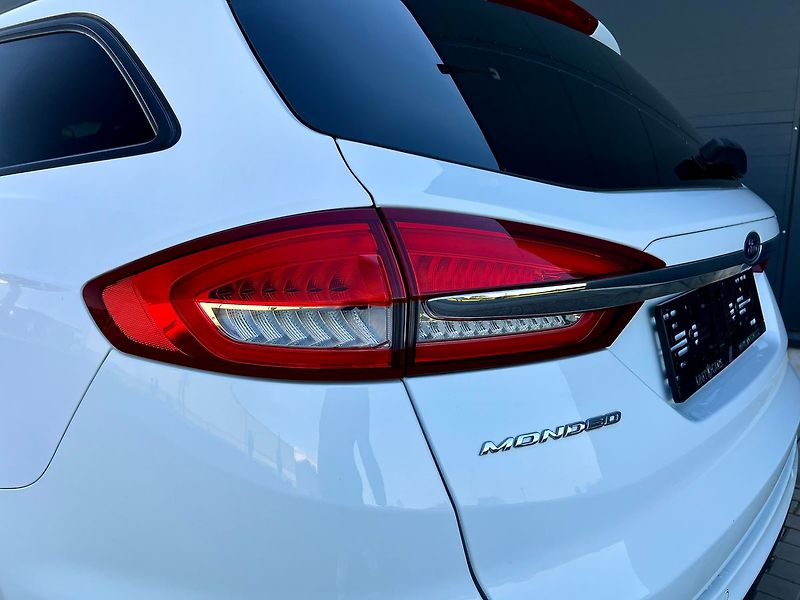 Ford Mondeo (2021) 2.0 TDCi-TAŽNÉ-VYHŘEV.S - fotka 11 z 48