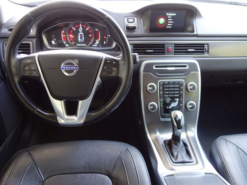 Volvo V70 (2015) 2.0D4 133kW 8A DRIVE - fotka 10 z 39