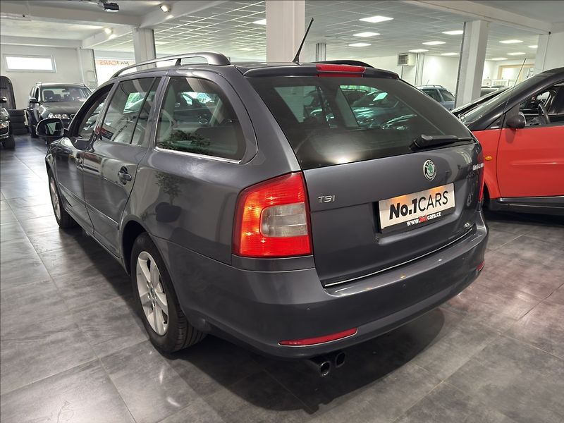 Škoda Octavia 1,4   TSI FAMILY XENON ŠÍBR TZ - fotka 4 z 45