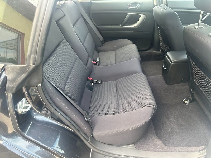 Subaru Outback 2.5i 4x4/127kW/Tempomat - fotka 16 z 22