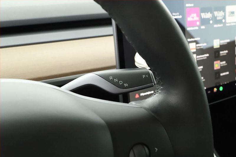 Tesla Model 3 (2020) Std Range Plus 52kWh, SoH 84% - fotka 10 z 17
