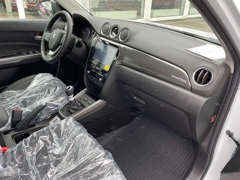 Suzuki Vitara 4x4 Elegance - fotka 9 z 11