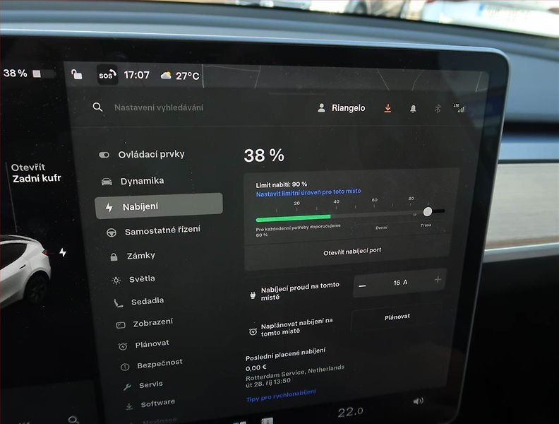 Tesla Model Y (2021) Long Range AWD 75kWh, SoH 92% - fotka 25 z 30