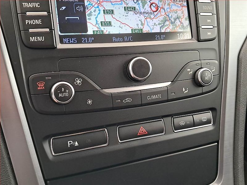 Ford Mondeo (2014) Titanium 2.0 TDCi, Navi - fotka 17 z 18