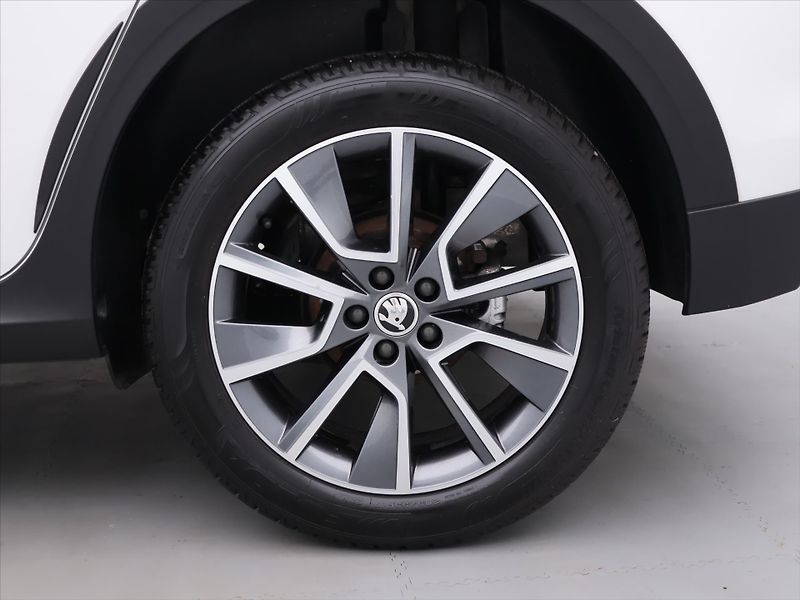 Škoda Kamiq 1,5 TSI 110kW DSG Scoutline CZ - fotka 31 z 38