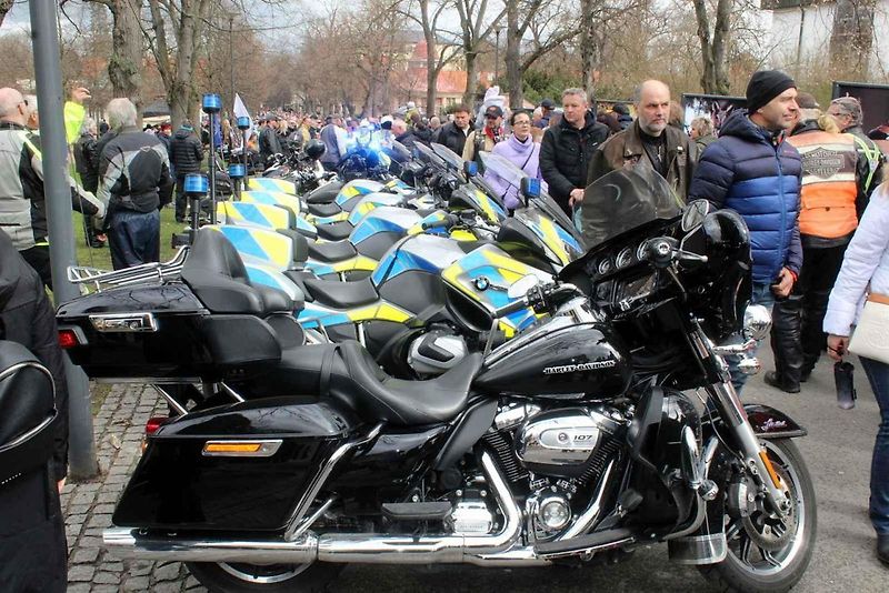 Z příjezdu spanilé jízdy motocyklů do Poděbrad.