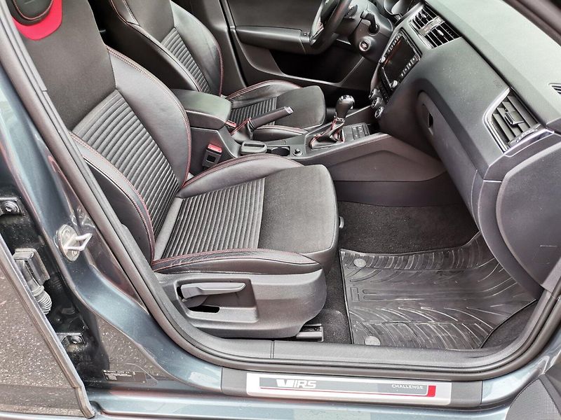 Škoda Octavia (2016) 2.0TDi 135kw RS Challenge 4x4 - fotka 14 z 32