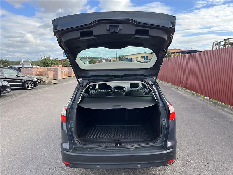 Ford Focus 1,6 TDCi KLIMA ROZVODY SERVIS - fotka 30 z 38