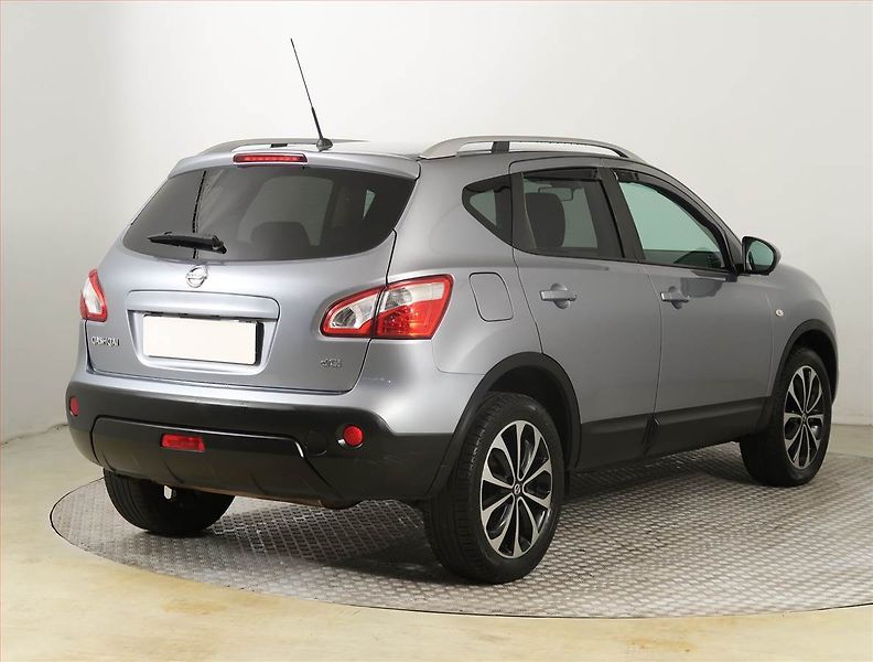 Nissan Qashqai (2012) 1.5 dCi, Tempomat - fotka 5 z 21