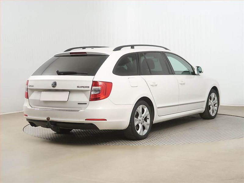 Škoda Superb (2014) 1.6 TDI, Tempomat - fotka 5 z 14