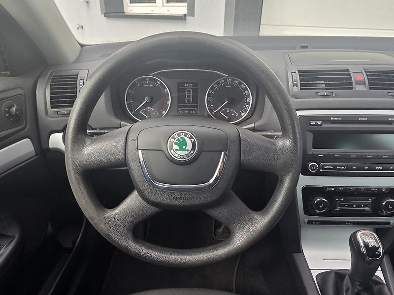 Škoda Octavia (2012) 1.4TSI 90kW ELEGANCE TAŽNÉ - fotka 12 z 19