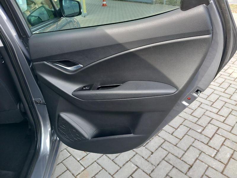 Hyundai ix20 (2014) 1,4CRDi SERVISKA VYHŘ.SEDADLA - fotka 20 z 43