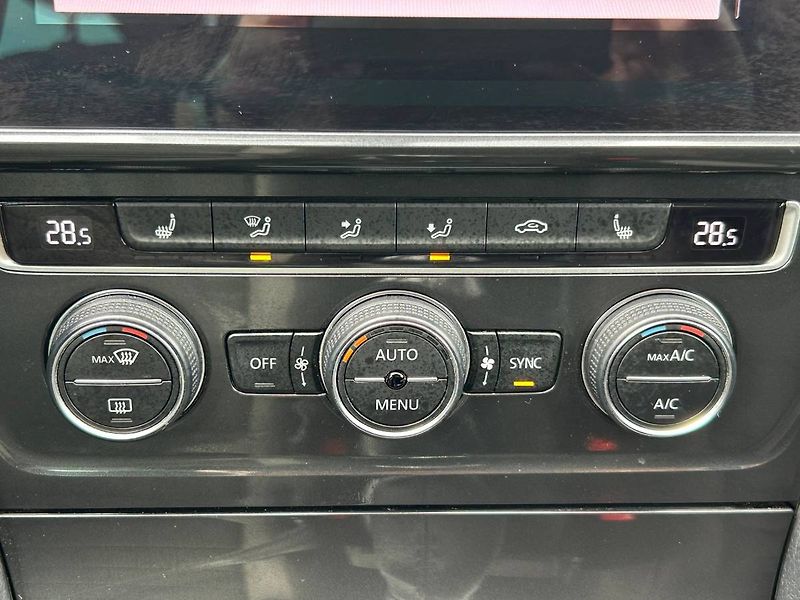 Volkswagen Golf (2020) 1.6 TDI 85 kW MANUÁL - fotka 15 z 35